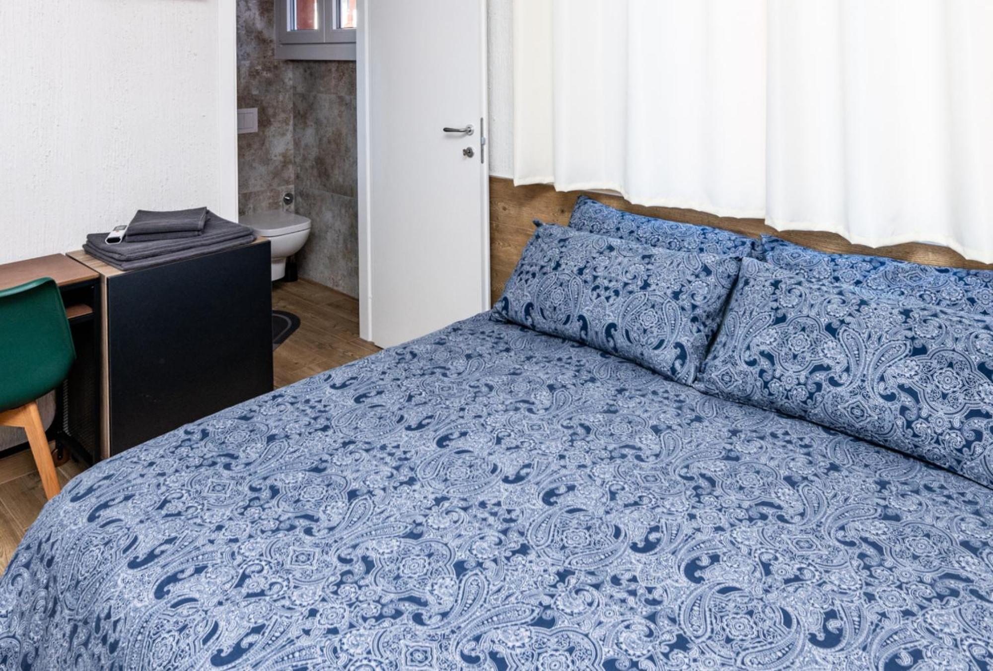 Bed & Breakfast Doppia-tripla Con Bagno 07 *
